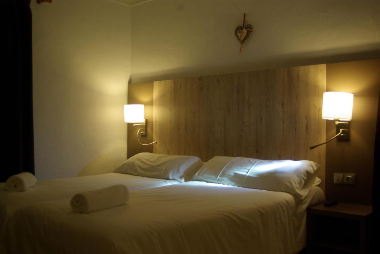 Hostal La Cabanya سيتكاساس المظهر الخارجي الصورة